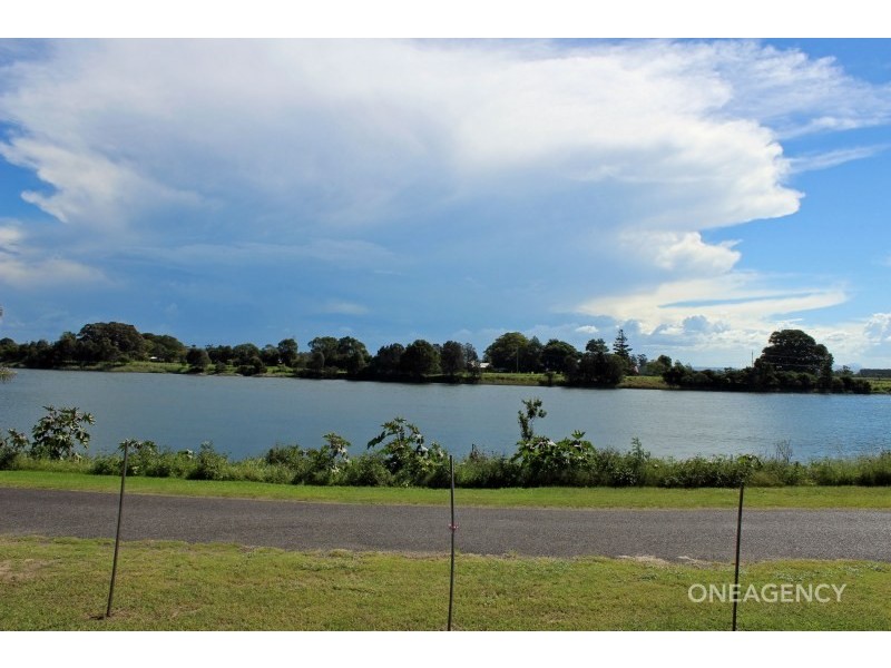 16 Riverside Drive, Kinchela NSW 2440