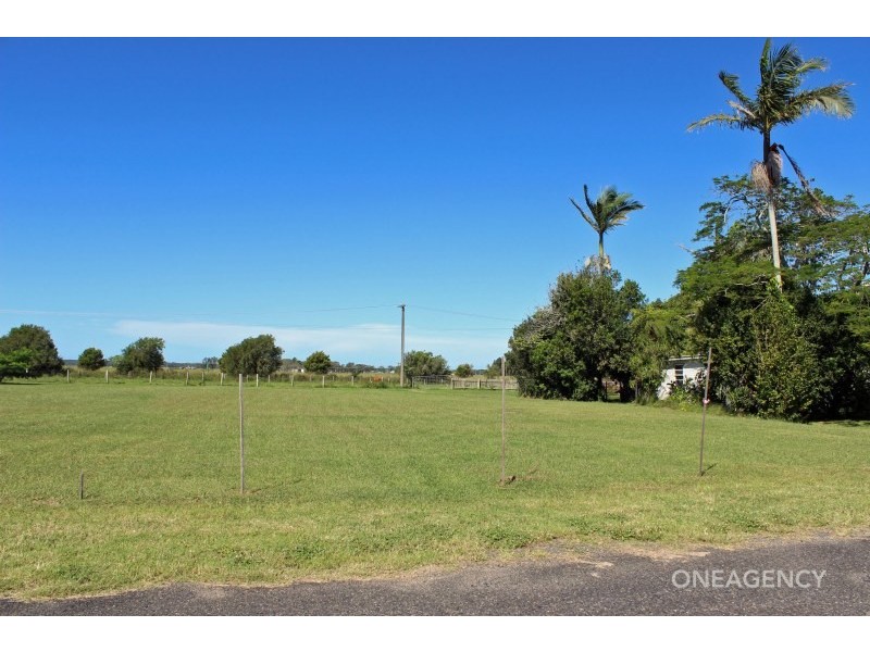 16 Riverside Drive, Kinchela NSW 2440