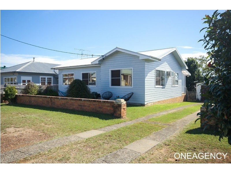 18 Park Avenue, West Kempsey NSW 2440