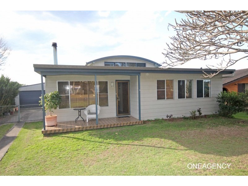 4 Lawrence Crescent, West Kempsey NSW 2440