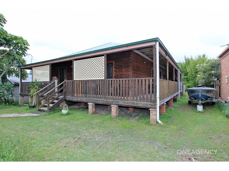 25 Pacific Street, Crescent Head NSW 2440