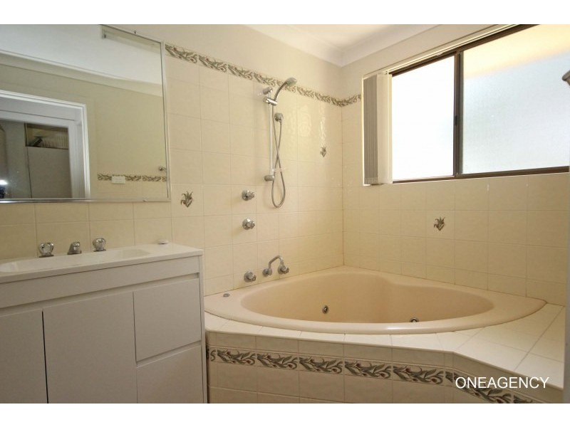 33 Hillview Drive, Aldavilla NSW 2440