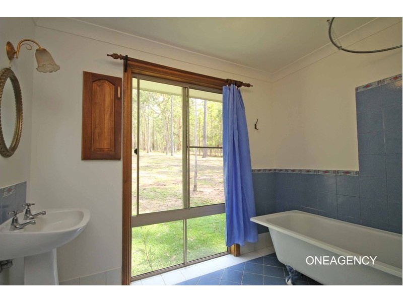 35 Ironbark Crescent, Yarravel NSW 2440