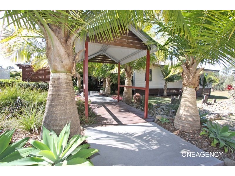 11 Penn Place, Crescent Head NSW 2440