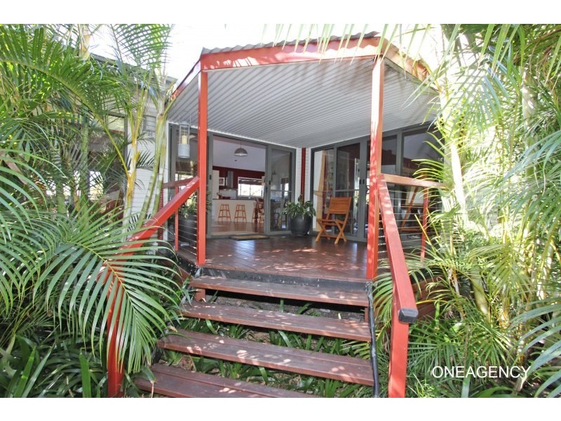 11 Penn Place, Crescent Head NSW 2440