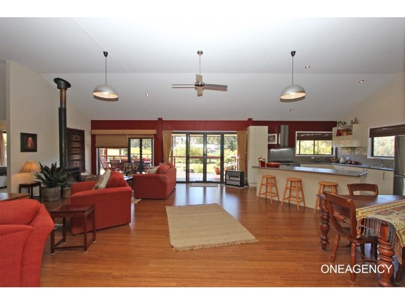 11 Penn Place, Crescent Head NSW 2440