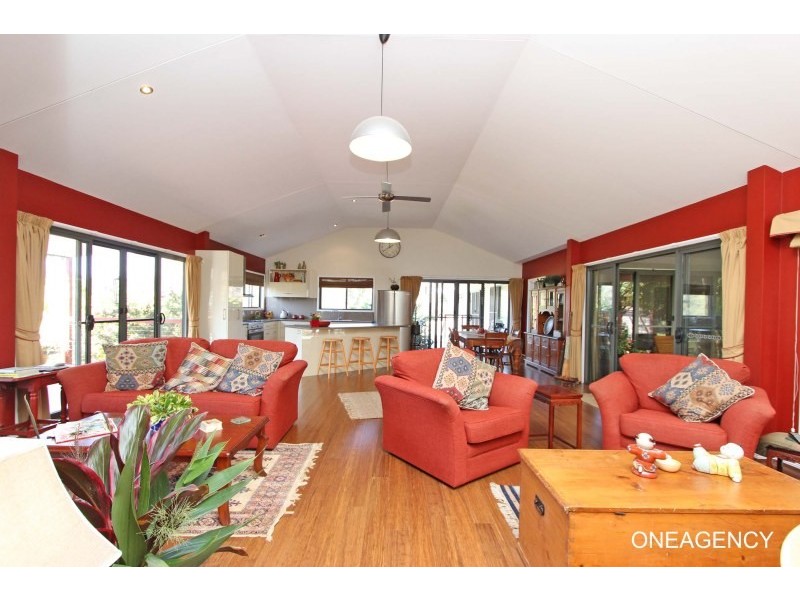 11 Penn Place, Crescent Head NSW 2440