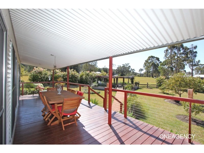 11 Penn Place, Crescent Head NSW 2440