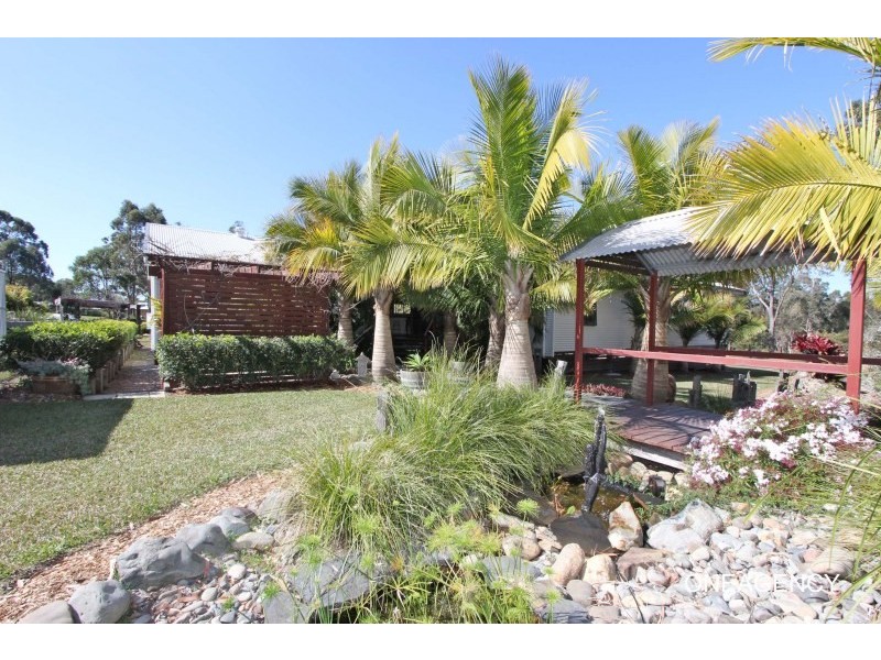 11 Penn Place, Crescent Head NSW 2440