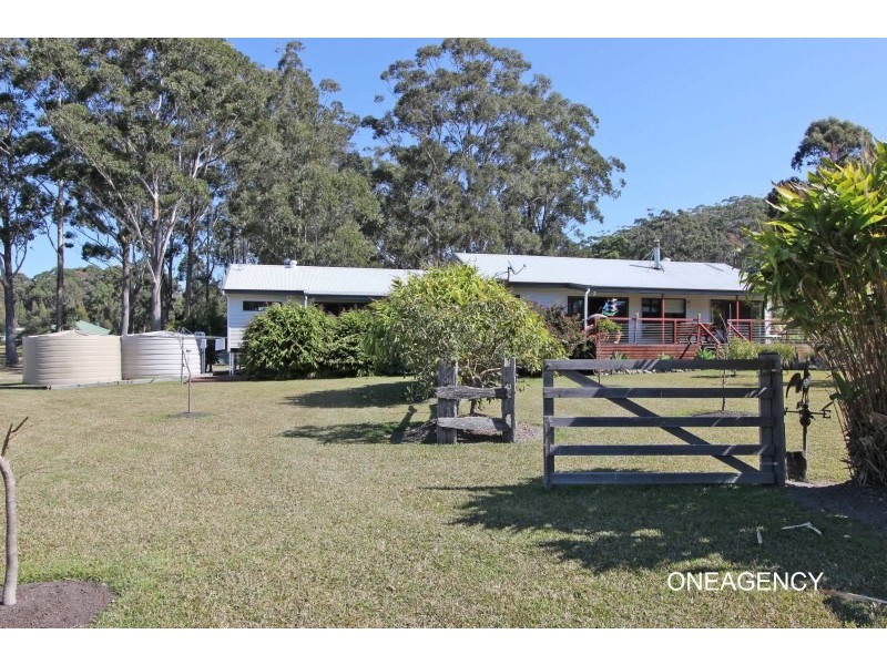 11 Penn Place, Crescent Head NSW 2440
