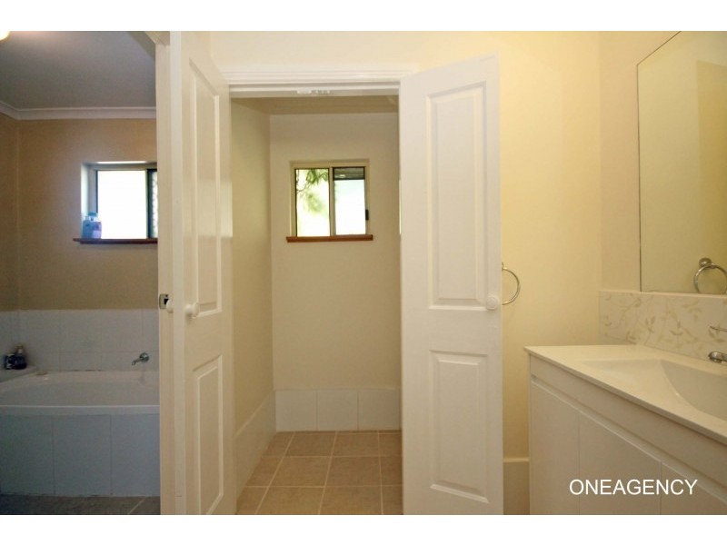 115 Neville Morton Drive, Crescent Head NSW 2440