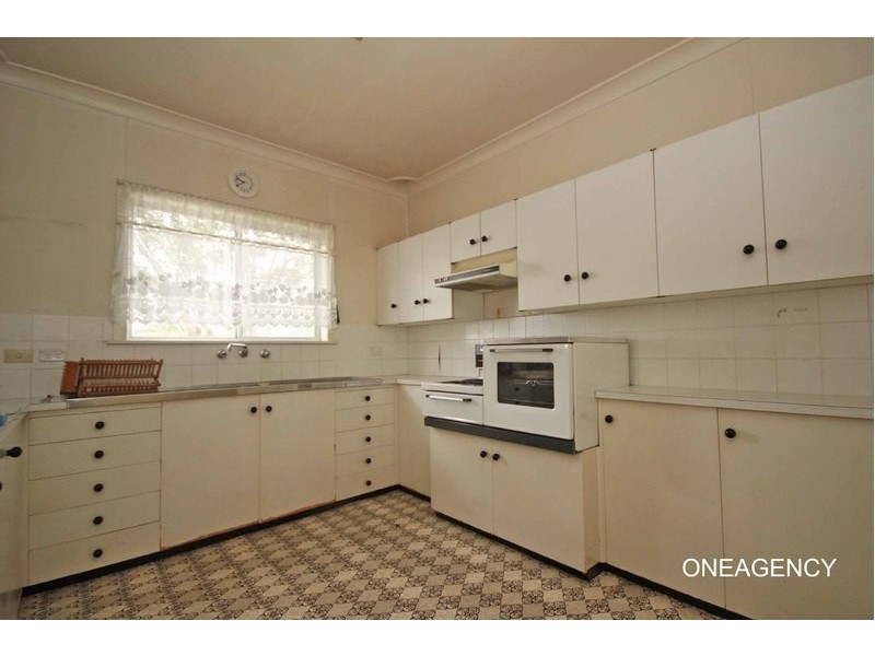 25 Macquarie Street, South Kempsey NSW 2440