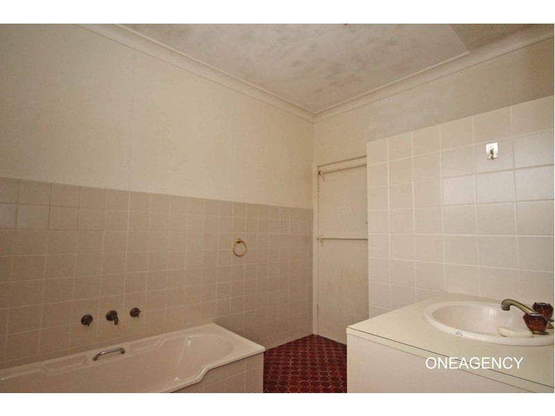 25 Macquarie Street, South Kempsey NSW 2440