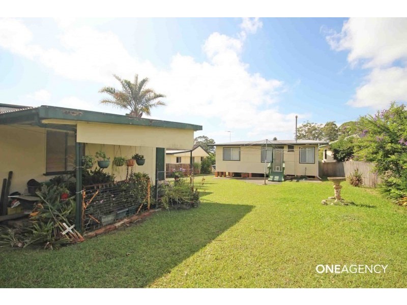 16 Elrington Avenue, West Kempsey NSW 2440