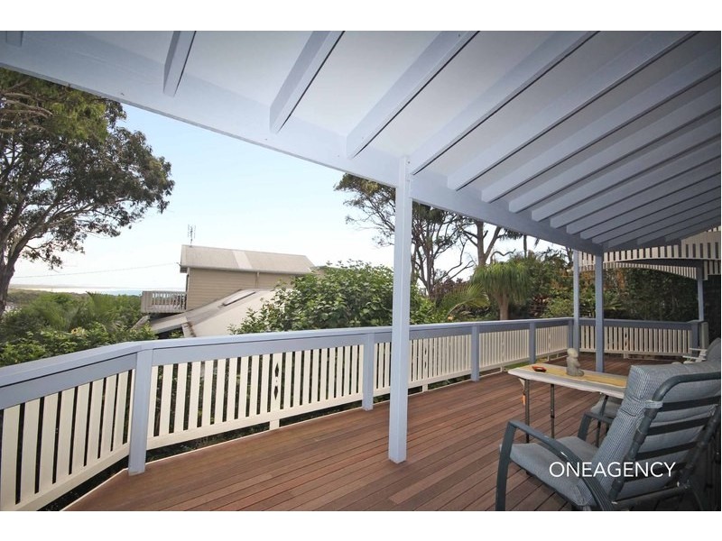 6 Kinchela Street, Crescent Head NSW 2440