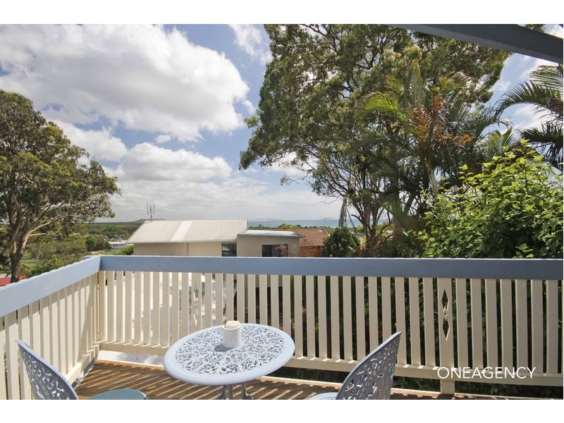6 Kinchela Street, Crescent Head NSW 2440