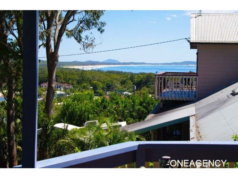 6 Kinchela Street, Crescent Head NSW 2440