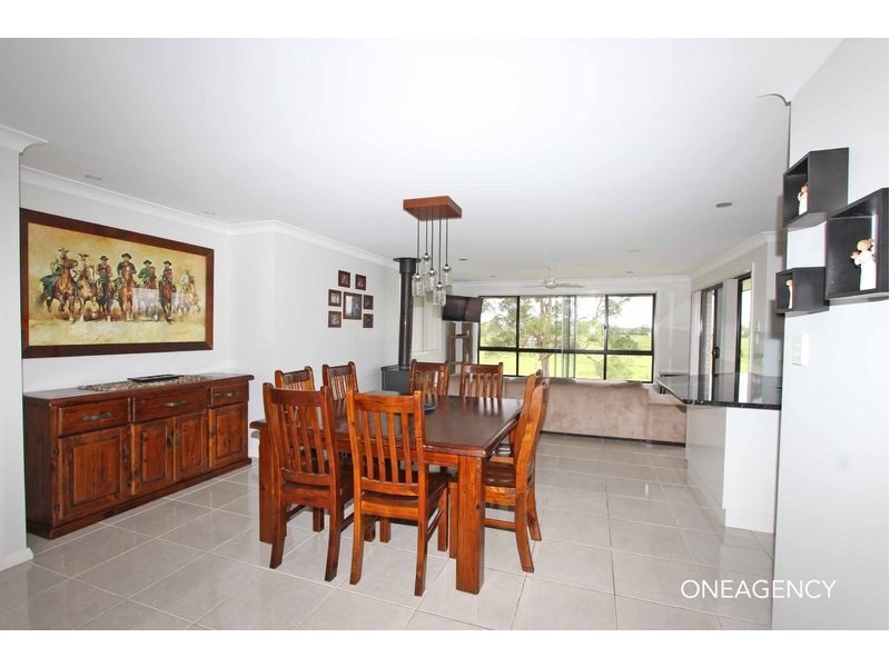 11 McPhillips Place, Greenhill NSW 2440