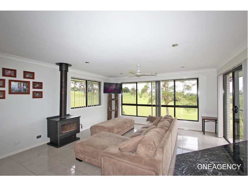 11 McPhillips Place, Greenhill NSW 2440