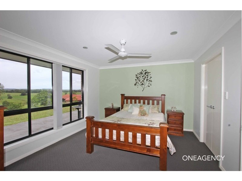 11 McPhillips Place, Greenhill NSW 2440