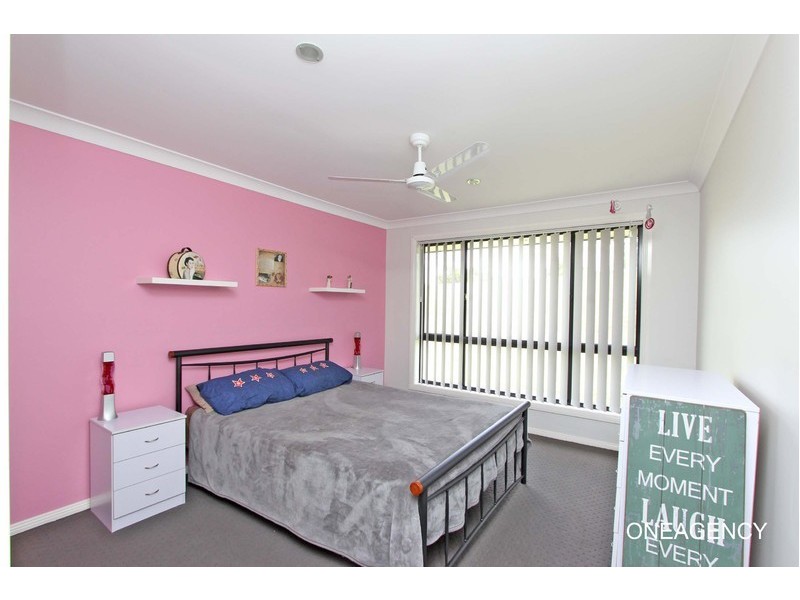 11 McPhillips Place, Greenhill NSW 2440