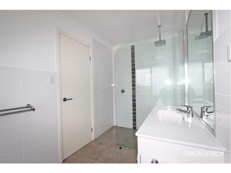 11 McPhillips Place, Greenhill NSW 2440