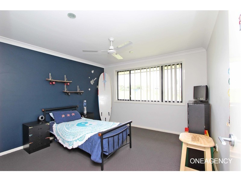 11 McPhillips Place, Greenhill NSW 2440