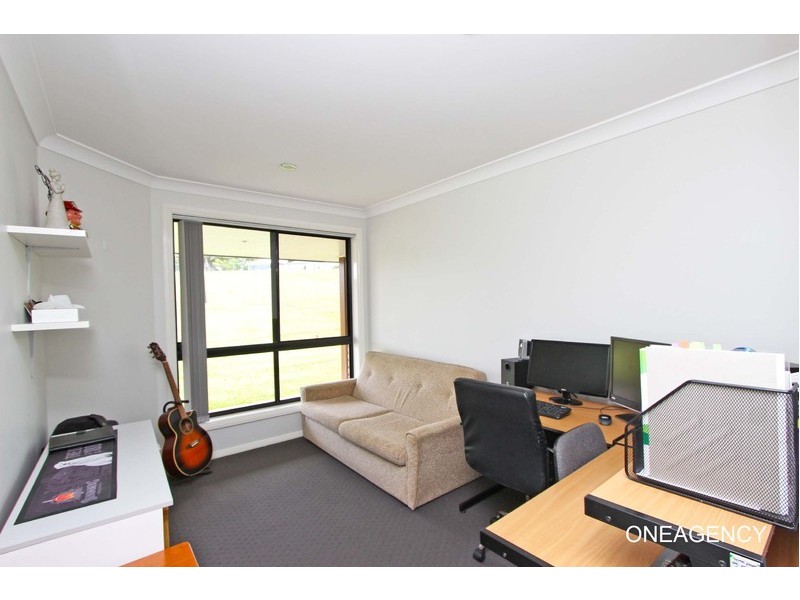 11 McPhillips Place, Greenhill NSW 2440