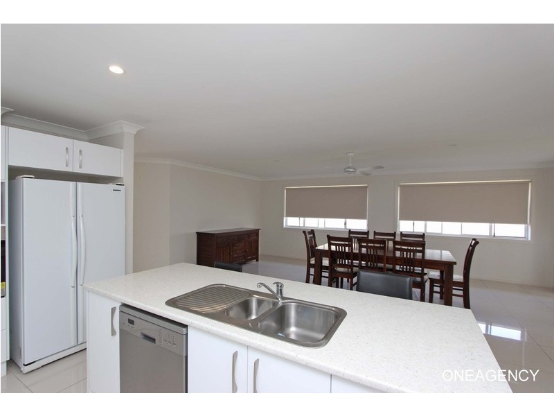 8 Prior Circuit, West Kempsey NSW 2440