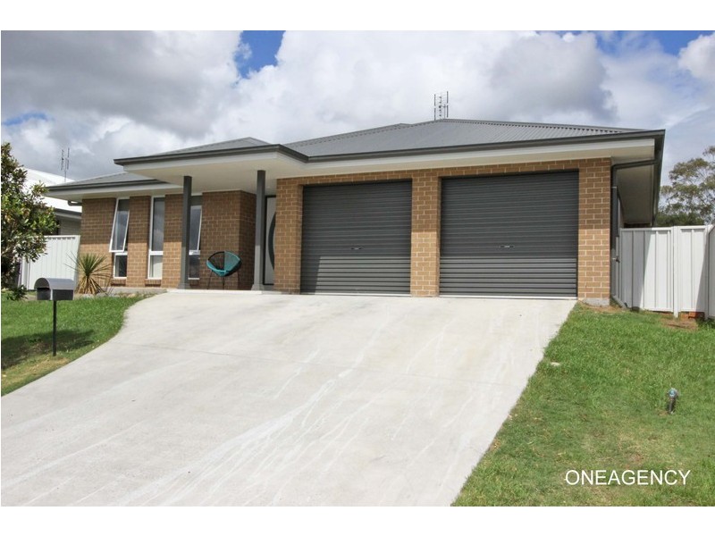 8 Prior Circuit, West Kempsey NSW 2440