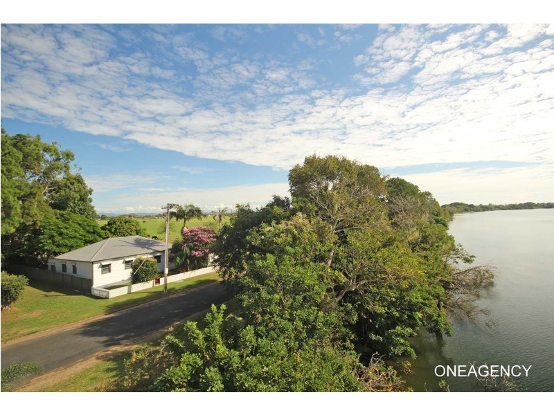 10 Croads Esplanade, Smithtown NSW 2440