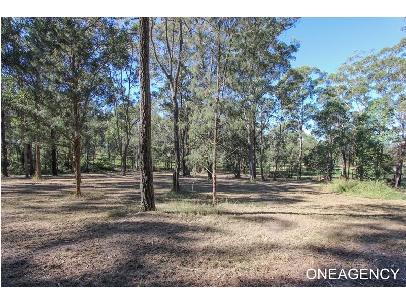 27 Neville Morton Drive, Crescent Head NSW 2440