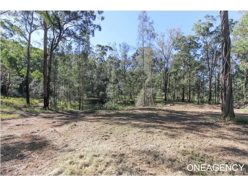 27 Neville Morton Drive, Crescent Head NSW 2440