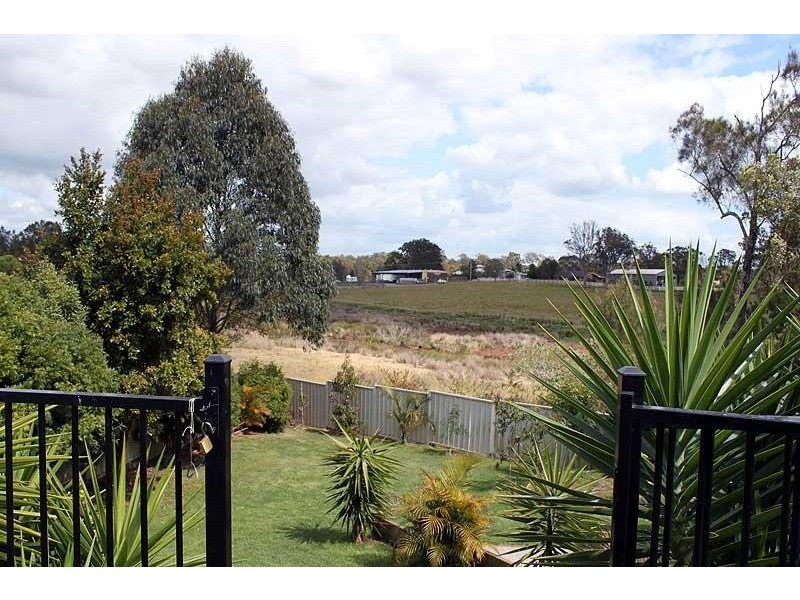 22 Yates Place, West Kempsey NSW 2440