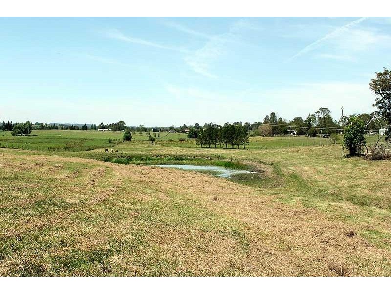 24 McPhillips Place, Greenhill NSW 2440