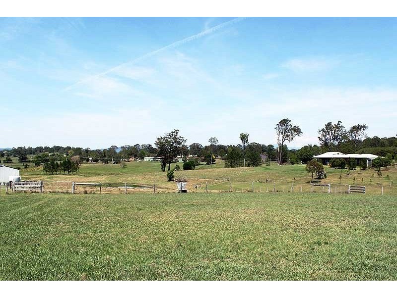 24 McPhillips Place, Greenhill NSW 2440