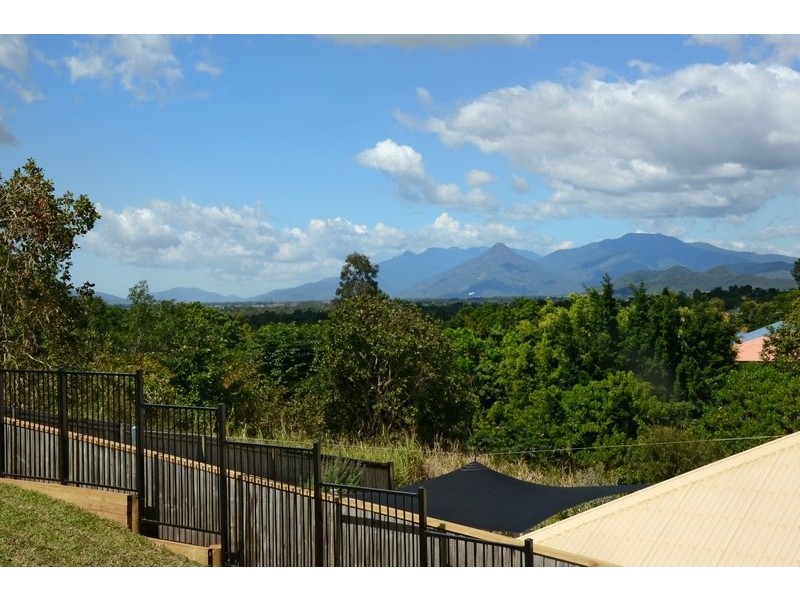 2 Robin Close, Bayview Heights QLD 4868