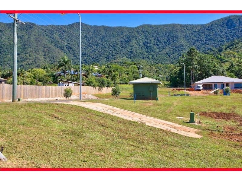 Shaws Road, Redlynch QLD 4870