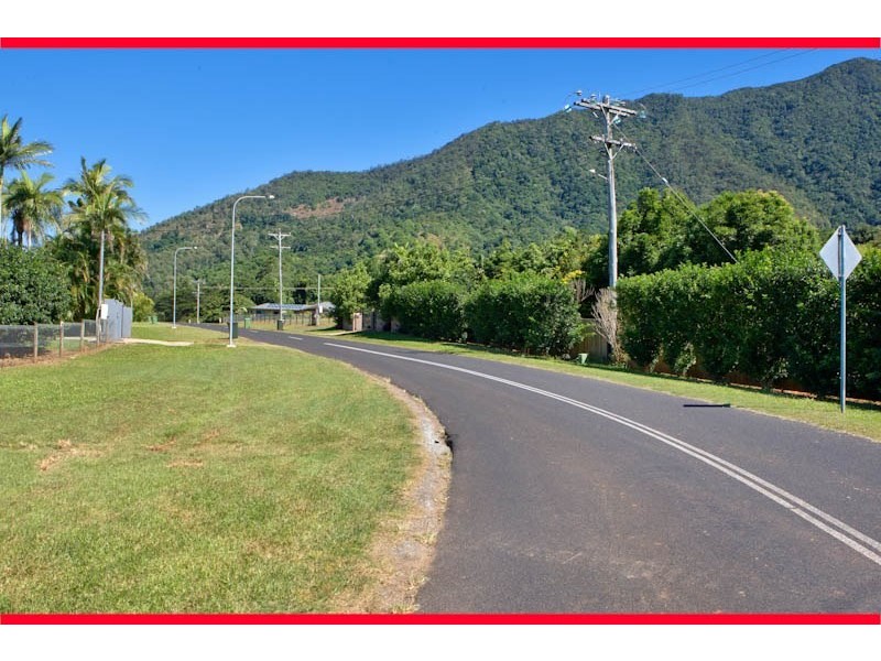 Shaws Road, Redlynch QLD 4870