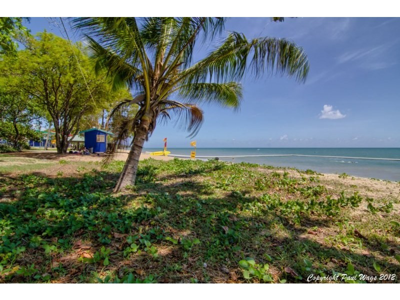 19 Poinsettia Street, Holloways Beach QLD 4878