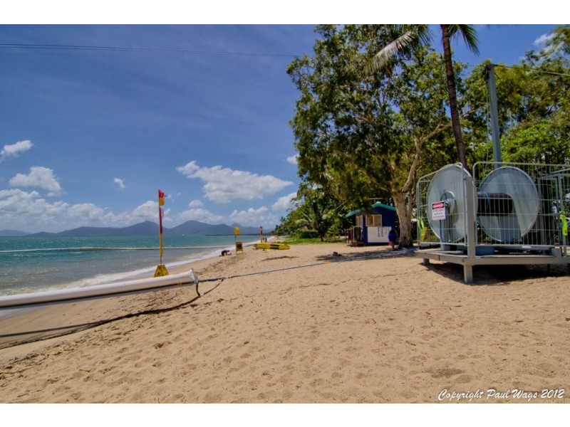 19 Poinsettia Street, Holloways Beach QLD 4878