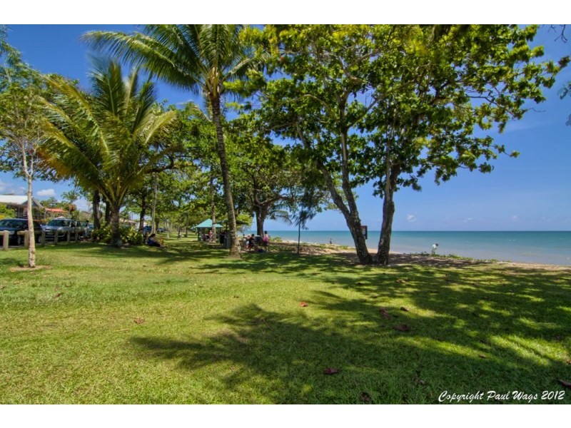 19 Poinsettia Street, Holloways Beach QLD 4878