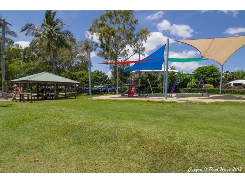 19 Poinsettia Street, Holloways Beach QLD 4878