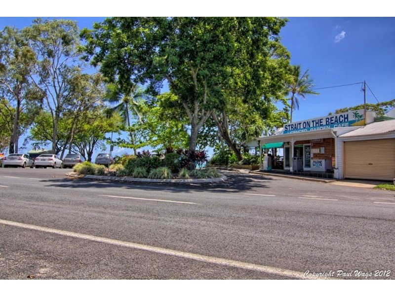 19 Poinsettia Street, Holloways Beach QLD 4878