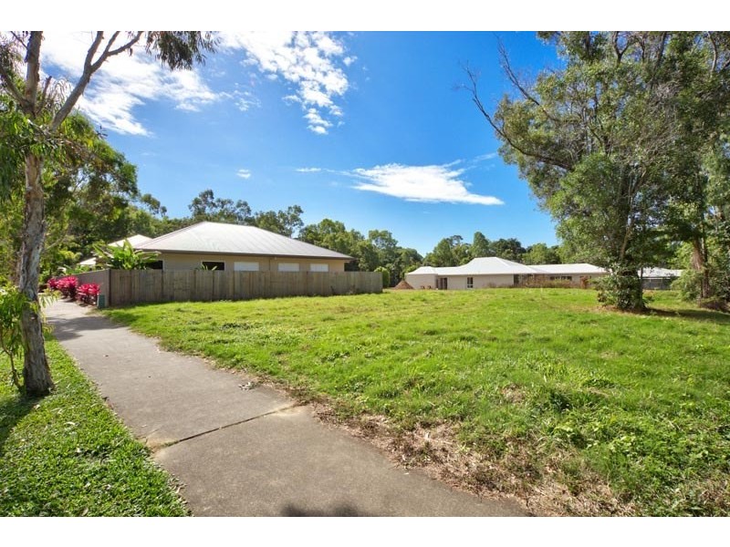 34 Linden Street, Palm Cove QLD 4879