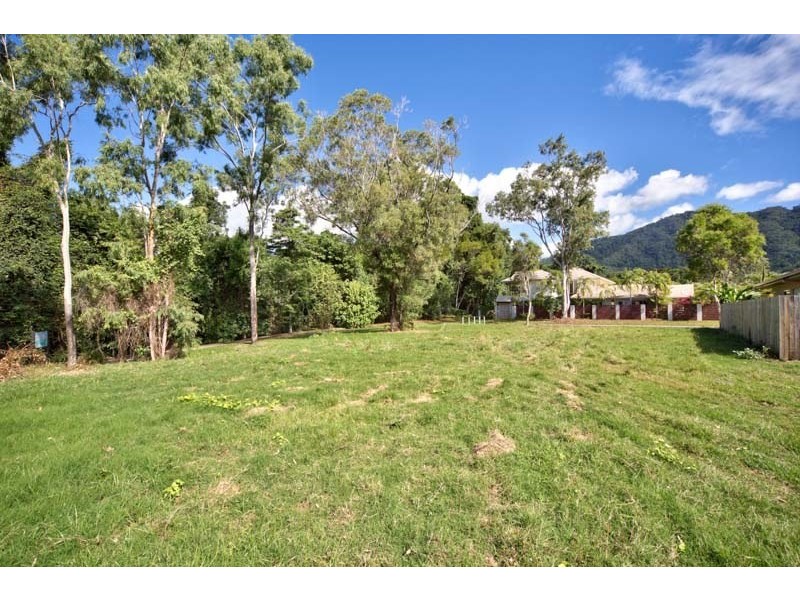 34 Linden Street, Palm Cove QLD 4879