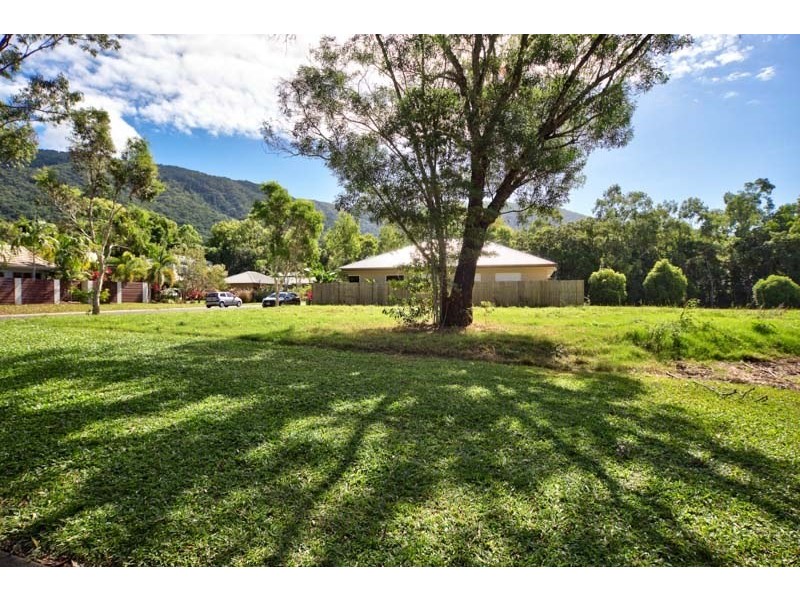 34 Linden Street, Palm Cove QLD 4879