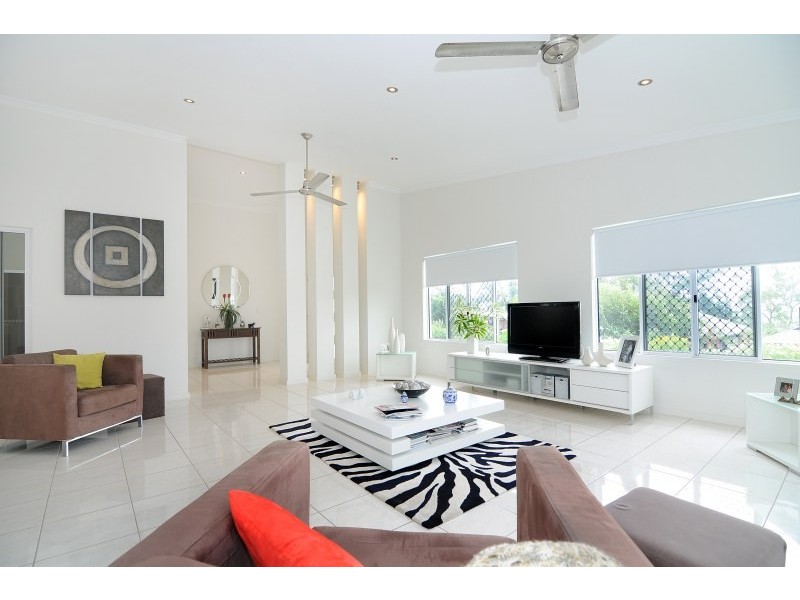 2 Carmelo Close, Whitfield QLD 4870