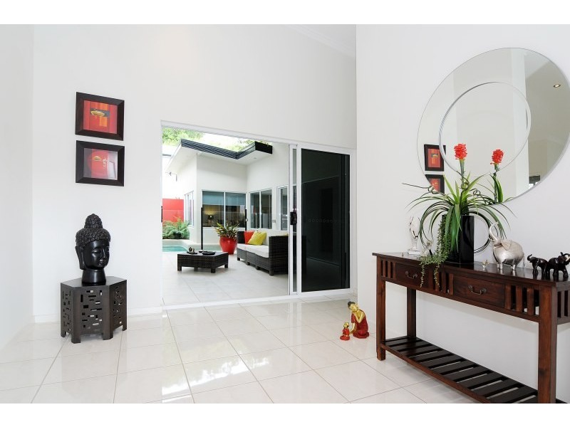 2 Carmelo Close, Whitfield QLD 4870