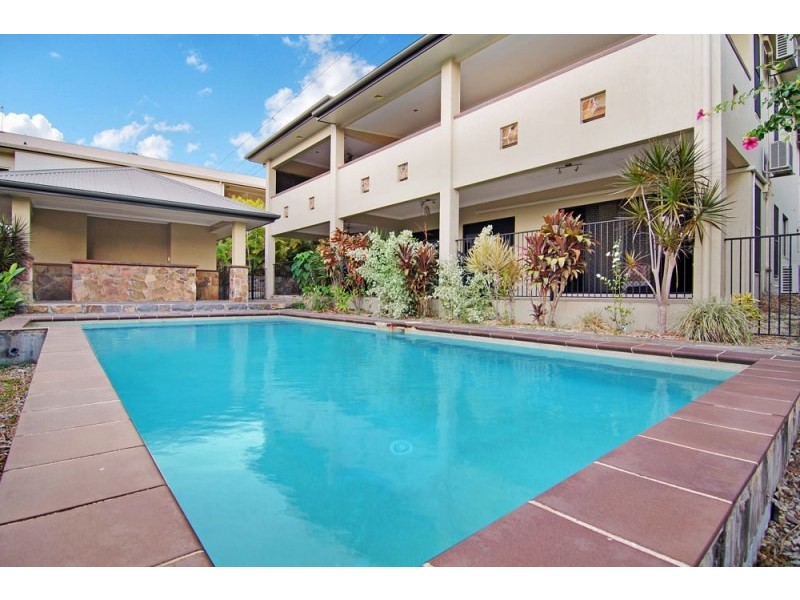 3 Oceanview Place, Mooroobool QLD 4870